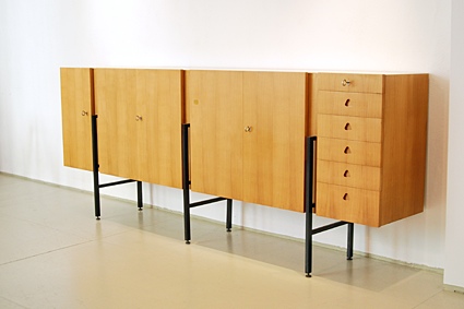 sideboard_01 425x283.jpg